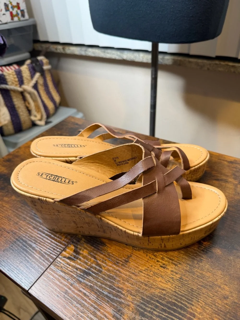 Seychelles brown leather